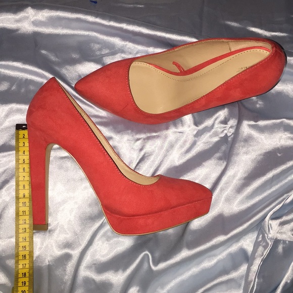 Coral closed toed heel - Picture 9 of 9